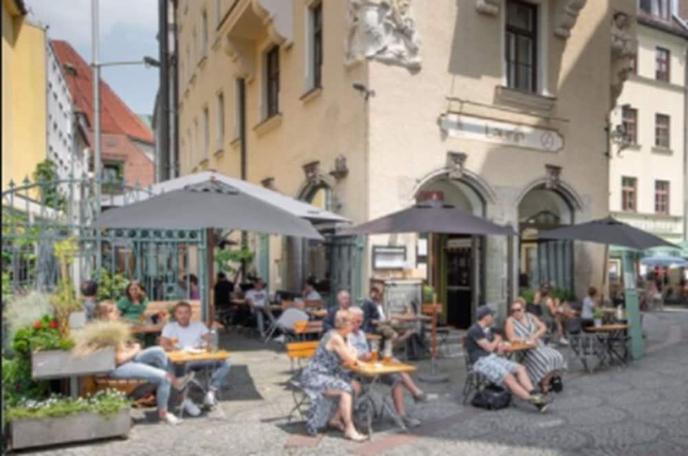 Am Markt 3*